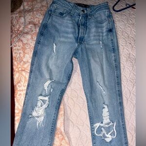 Hollister Ultra High-Rise Ripped Mom Jeans Light Wash